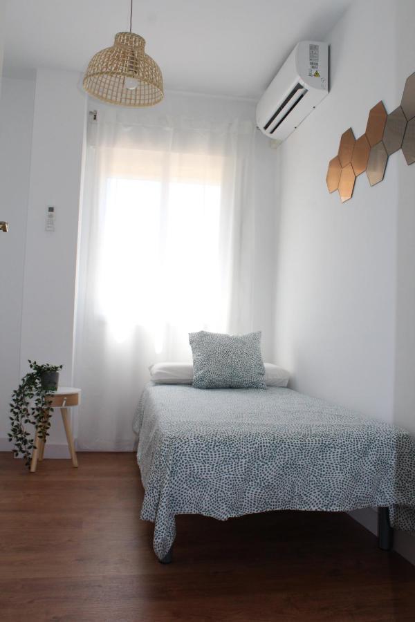 Beautiful Brand New 2 Bedroom Flat With Terrace Màlaga Exteriér fotografie