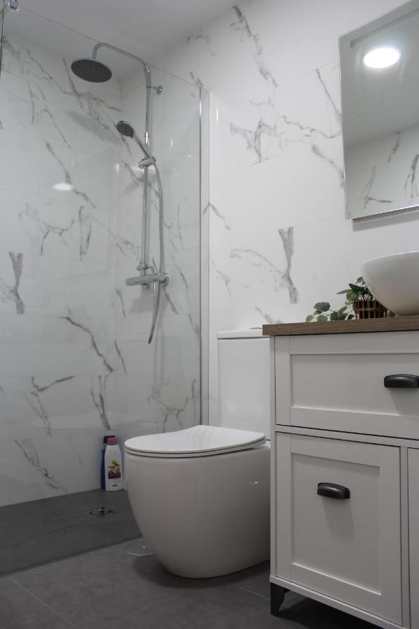 Beautiful Brand New 2 Bedroom Flat With Terrace Màlaga Exteriér fotografie